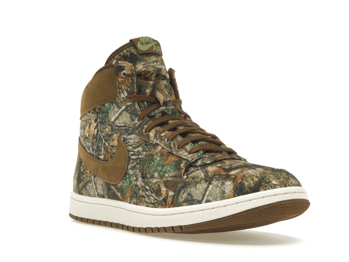 スニーカー Nike Jordan Air Ship PE SP Realtree Camo MULTI-COLOR The Jordan Air Ship PE SP Realtree Camo Releases December 2023
