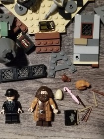 LEGO Harry Potter Hogwarts Castle & 8 Minifigures Set Missing parts Please View 