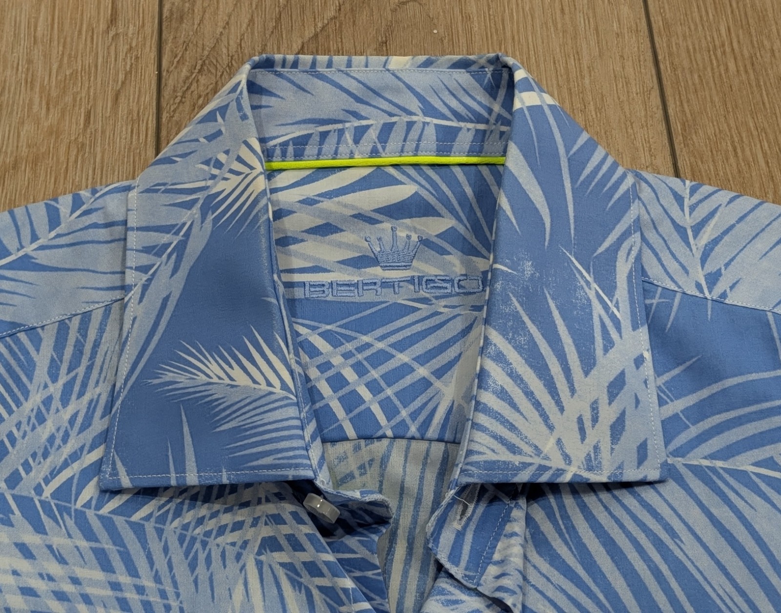 Mens Bertigo Leaf Pattern SS Button Up Shirt Blue… - image 2