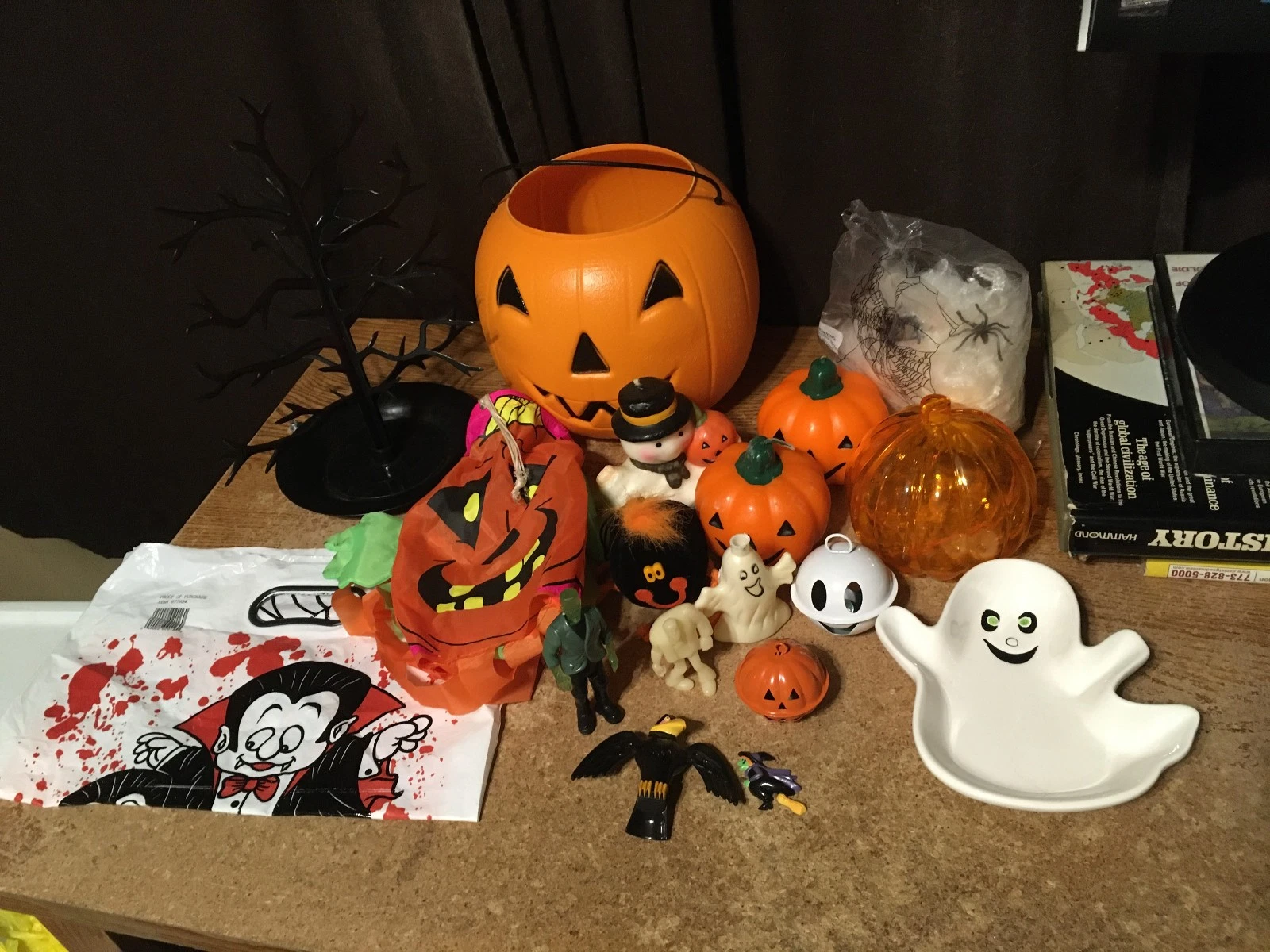 HALLOWEEN DECORATIONS LOT JACK-O-LANTERN GHOST CANDLES PUMPKIN BUCKET TOYS BELLS