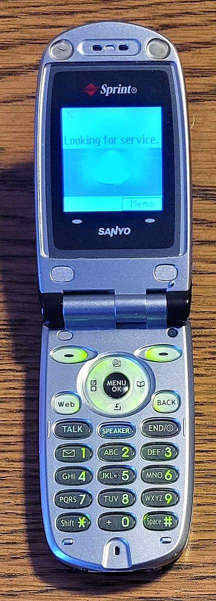 SANYO SW-350F2（H）2008年製 Sanyo VI-2300 - Navy Blue and Gray ( Sprint ) Flip Phone - Rare