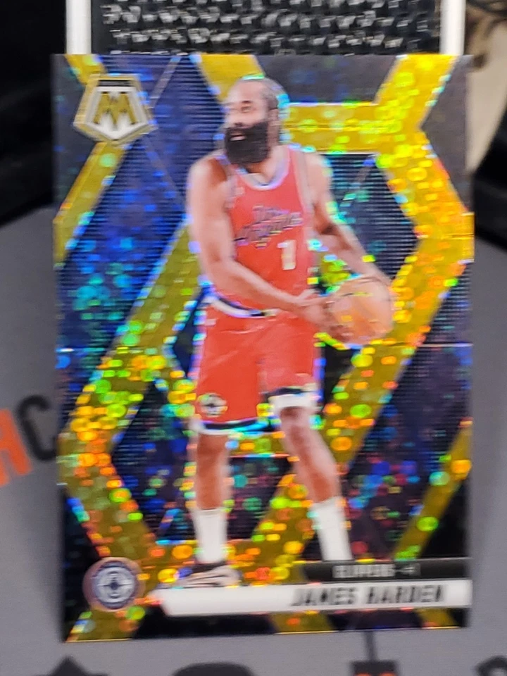 2024-25 Mosaico Baloncesto James Harden Fast Break Dorado Negro/3 Foto 3 de 4