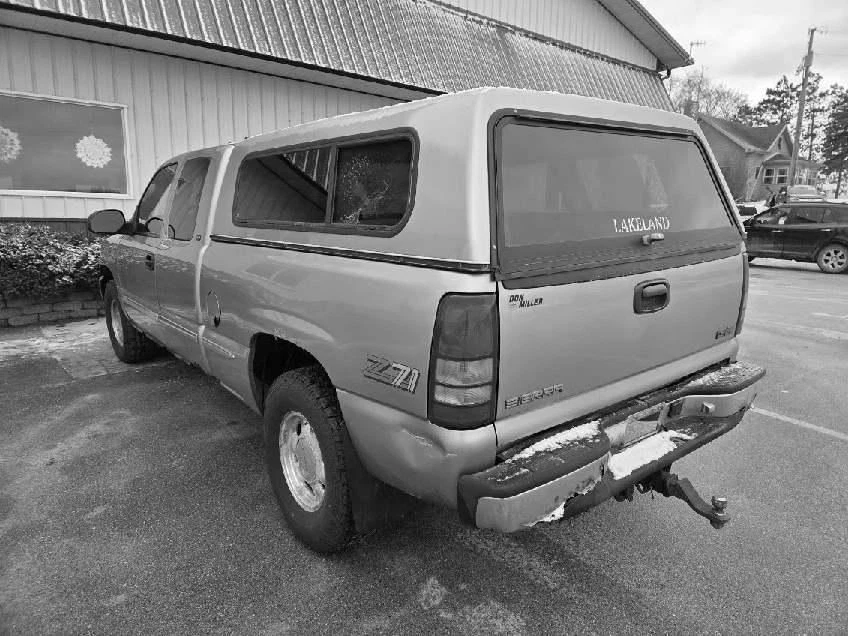 (SOLO RECOGIDA LOCAL) Parachoques delantero cromado con ganchos de remolque se adapta a 99-02 SIERRA 1500 PI Foto 3 de 4