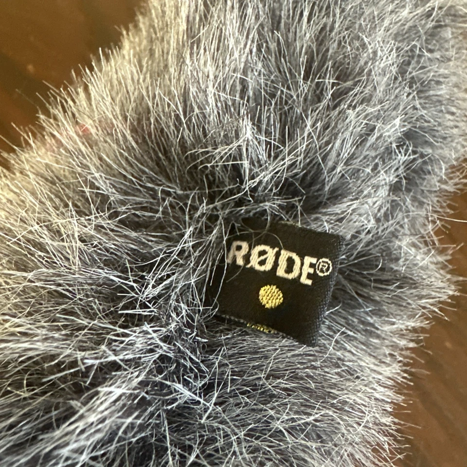 Rode VideoMic GO Ligero con Micrófono en Cámara DeadCat Parabrisas Foto 4 de 4