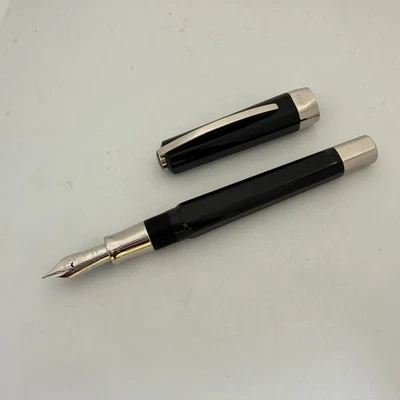 Visconti Opera Black Guilloche Fountain Pen - Image 1 of 4
