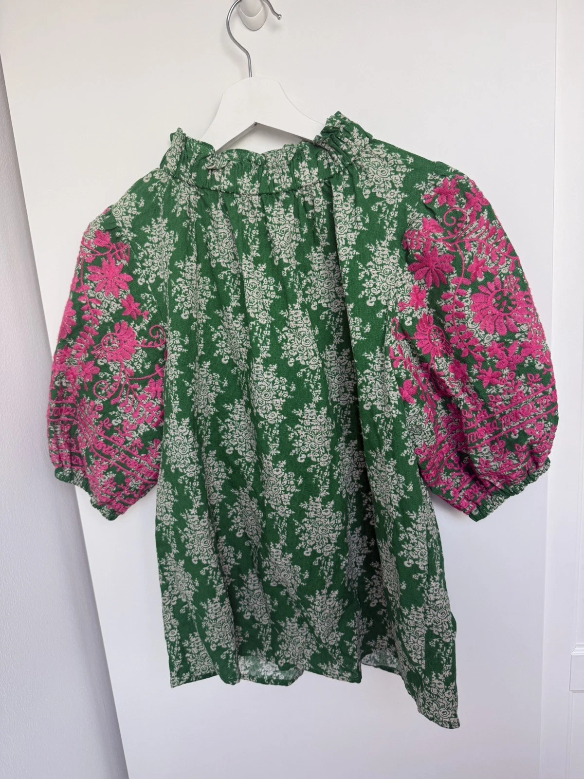 Women’s THML High Neck Embroidered Sleeve Button Back Top Cotton Floral Small