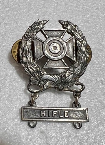 Vintage WW2 Sterling Silver Military Army Marksmanship Pin W/Rifle Badge