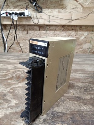 Omron C200H-ID212  SYSMAC C200 DC Input Module 16-Point 16 Channel 24VDC - USA