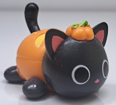 Aphmau MeeMeows Litter 2 Pumpkin Cat Mini Figure