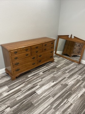 Ethan Allen Heirloom Nutmeg Maple Colonial Early American Dresser W/Mirror
