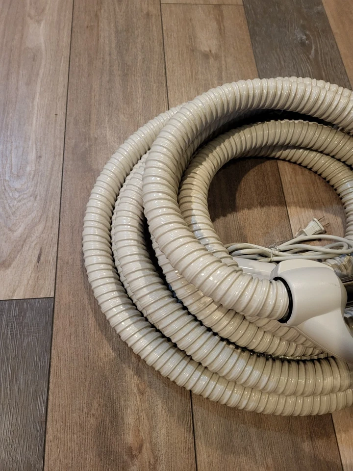 Mangueira de vácuo central Broan 30 pés para vácuo central modelo CV40-D em bom estado - Imagem 2 de 4
