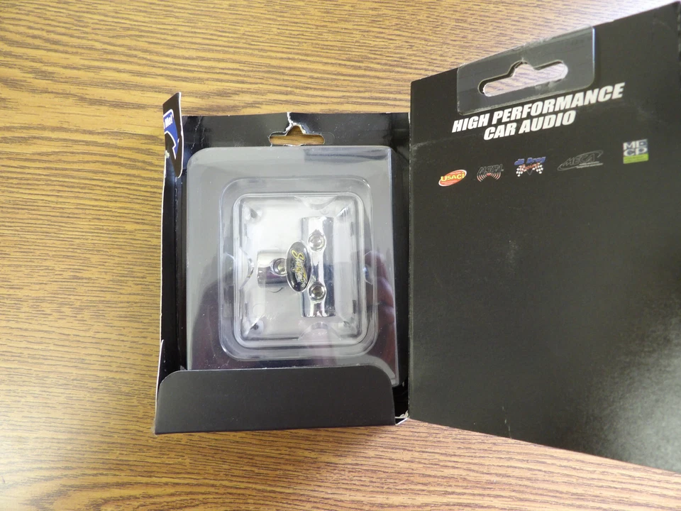 Stinger SPD511 Three 4 gauge Inputs/Outputs Power Ground Distribution T-Block - Image 4 of 4