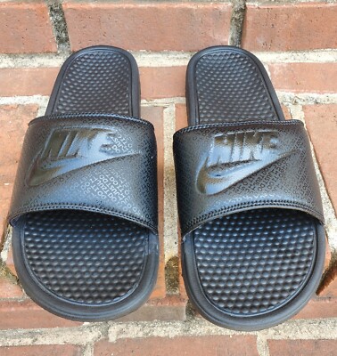 *Nike*Benassi