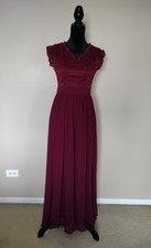 Ladies V Neck Sleeveless Lace Dress