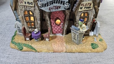 Lemax Spooky Town Coffin Cafe Porcelain #45675 w/ Light & Box ~ See Description