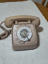 Vintage GTE Automatic Electric Rotary Dial Corded Desk Telephone Tan B12