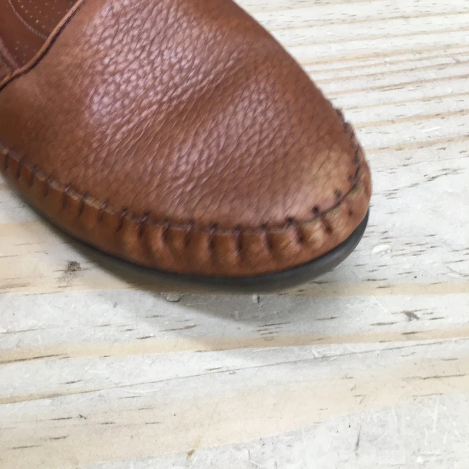 Zapatos Cobbie Cuddler para mujer 9,5 estrecho mocasín marrón sin cordones informales cómodos planos Foto 3 de 4