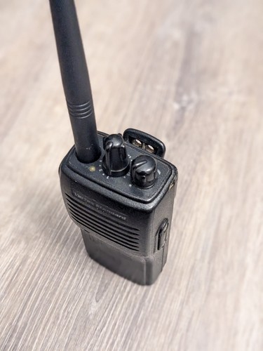 Vertex Standard VX-160V VHF handheld radio MURS *Free programming* - Picture 7 of 11