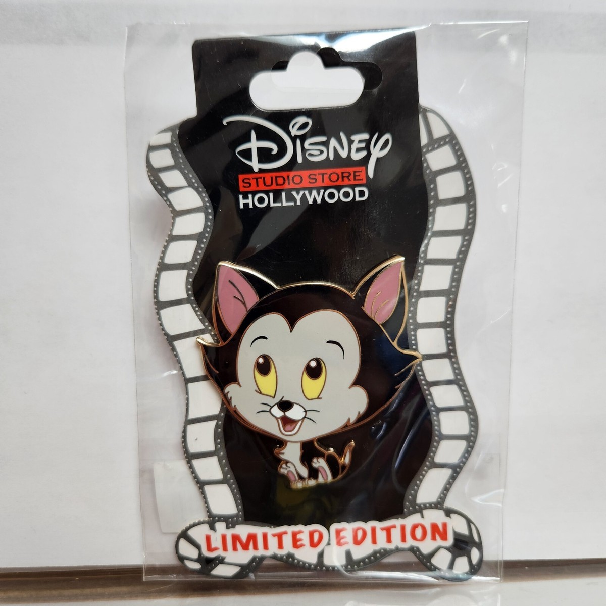 DSSH フィガロ ピンバッジ Disney DSSH Big Head Figaro LE 300 pin | eBay