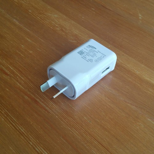 Genuine Samsung AU Wall Fast Charger to USB White EP-TA20HWE - Local Seller - Zdjęcie 3 z 10