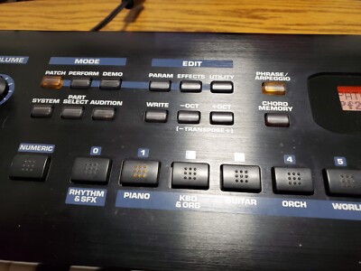 ジャンク Roland JUNO-D Limited edition Roland - JUNO-D | Limited Edition Synthesizer