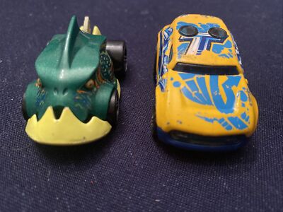 Hotwheels Cars : Piranha Terror & Rocket Box 2016. Mattel. Metal Bases