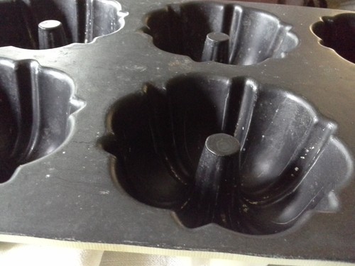 VTG Nordic Ware Bundt - lette baking pan 14 x 9 - Picture 3 of 5