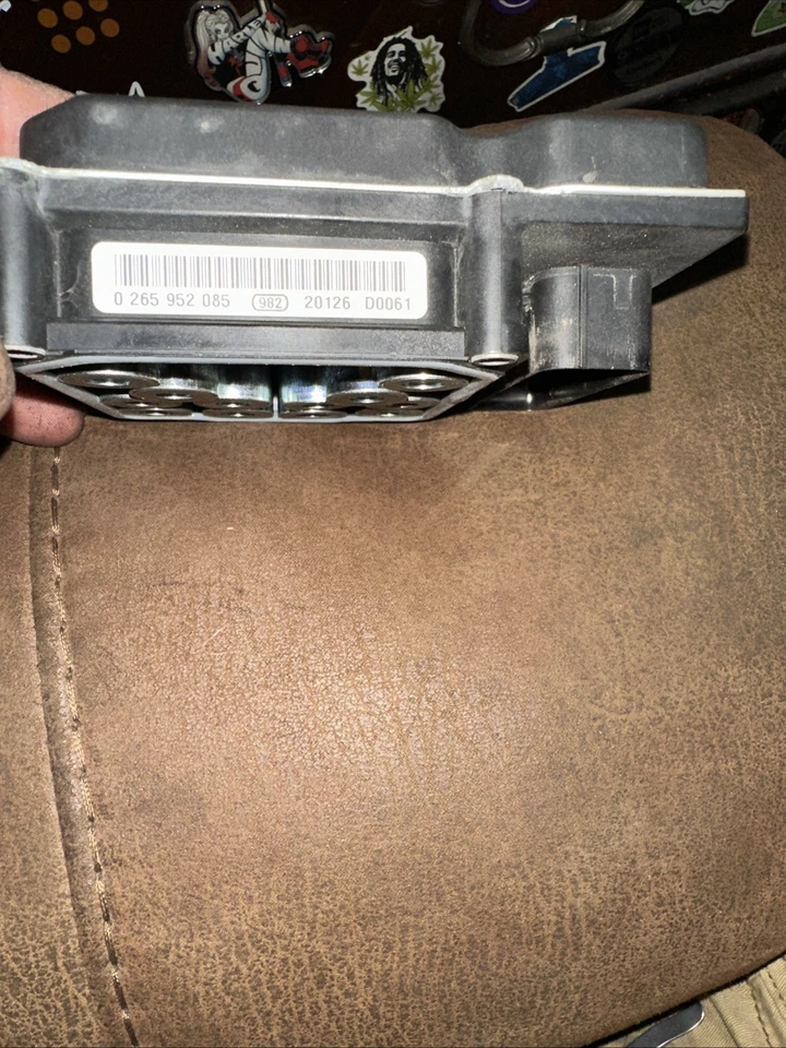 Chevrolet Avalanche 1500 2012 módulo ABS usado Foto 2 de 3