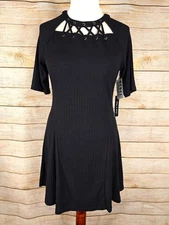 Doe & Rae NWT  Black Criss Cross Short Sleeve Dress Size Medium 