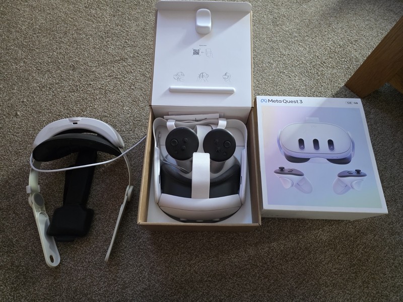 Meta Quest 3 Virtual Reality Headset 128GB All-in-One, White