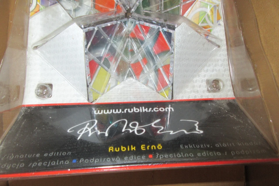Rubiks Magic Rings 40th Anniversary Edition 2014 BNIB Sealed - Image 3 of 4