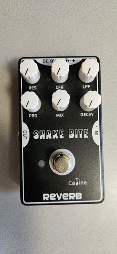 Caline CP-26 Snake Bite Hall Effekpedal für Gitarre - schwarz