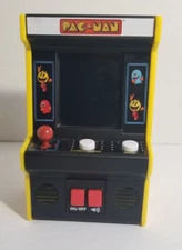BASIC FUN BANDAI NAMCO PAC MAN MINI HANDHELD ARCADE VIDEO GAME 09562 Tested