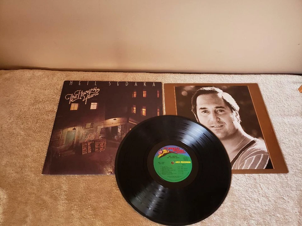 NEIL SEDAKA ~ THE HUNGRY YEARS ~ PIG-2157 ~ 1975 ~ LP ~ EX - Image 3 of 4