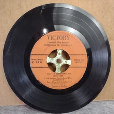 Victory EP Records-BG-1053/4-Christmas Songs-I Saw Mommy Kissing Santa-45 Vinyl