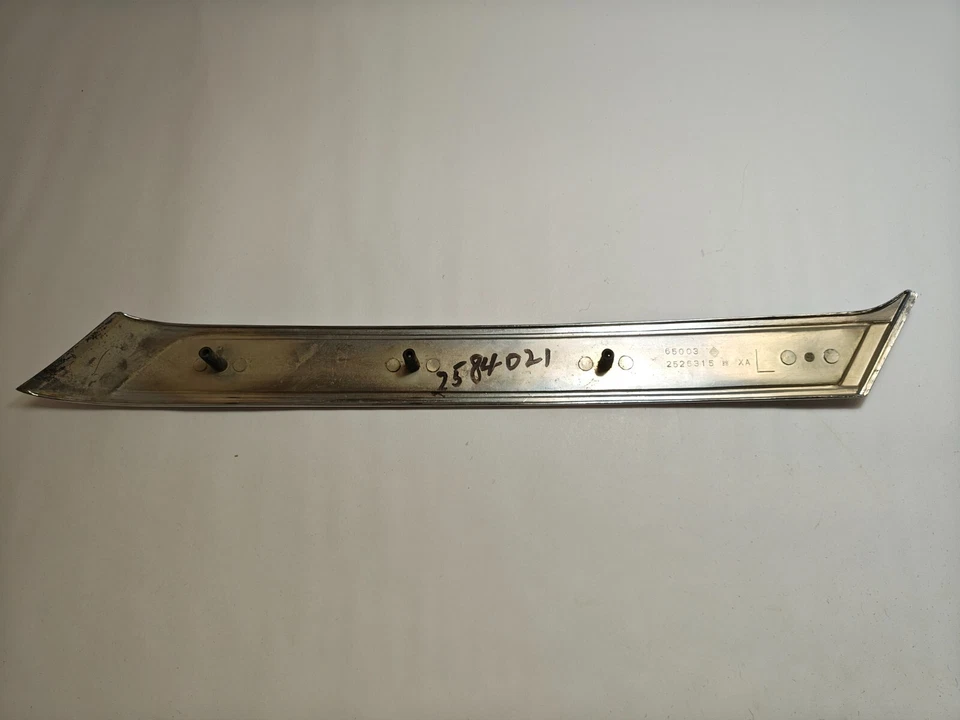 Plymouth Belvedere II 1965 4 puertas techo izquierdo moldura lateral 2526315 nuevo en stock Foto 2 de 4