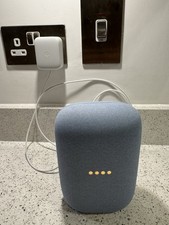 Google Nest Audio Smart Home Lautsprecher mit...