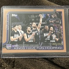 2025-26 Topps Basketball #295 Light The Beam! Kings Have Fun Hooping! Gold /2025