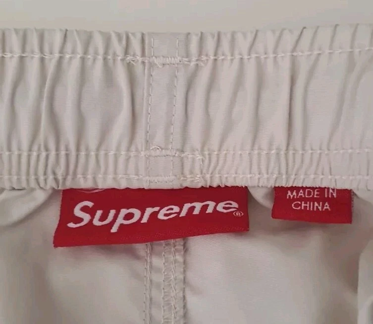 SS23 Supreme Inglés Antiguo Nylon Corto Arena Natación Grande Supplex Blanco - Imagen 3 de 4