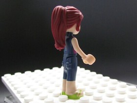 LEGO Friends Minifigure MIA w/ Wet Suit frnd210 - 41315 Heartlake Surf Shop 2017