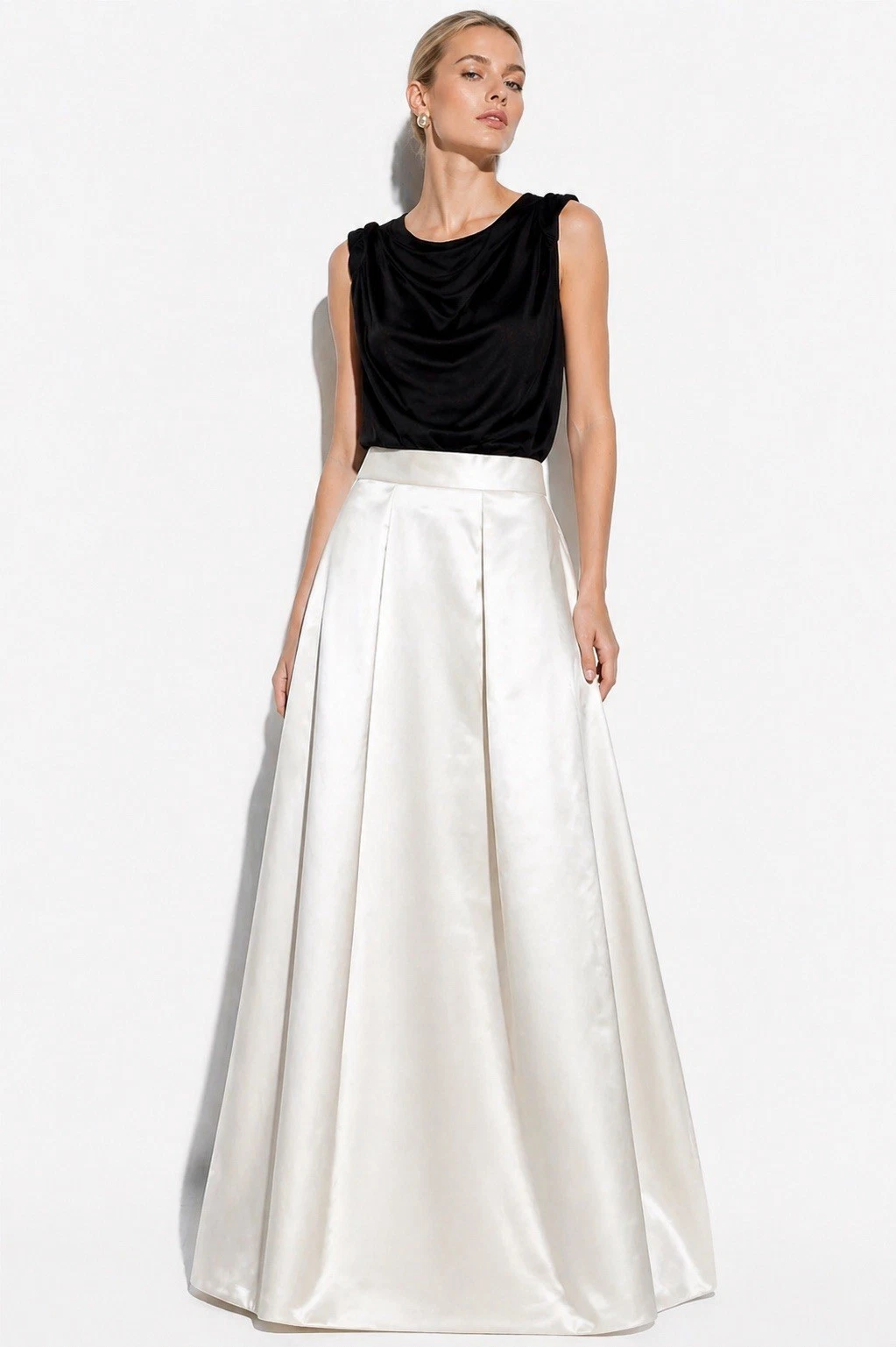 Tom Ford — TOM FORD Designer White Pleated Double Silk Duchesse Maxi Skirt 38 = 10 US NWD