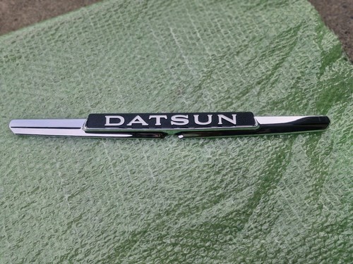 Datsun 710 140J 160J Rear Trunk Nameplate Emblem 84830-k1600 Genuine nos japan - Picture 14 of 14