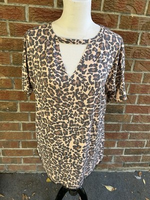 Crazy Train  animal Print Short Sleeve V-Neck Cut Out Top Medium