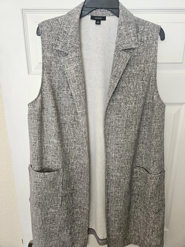 Traje de mujer Alfani talla 14 gris claro conjunto de 2 piezas chaqueta pantalones Foto 2 de 3