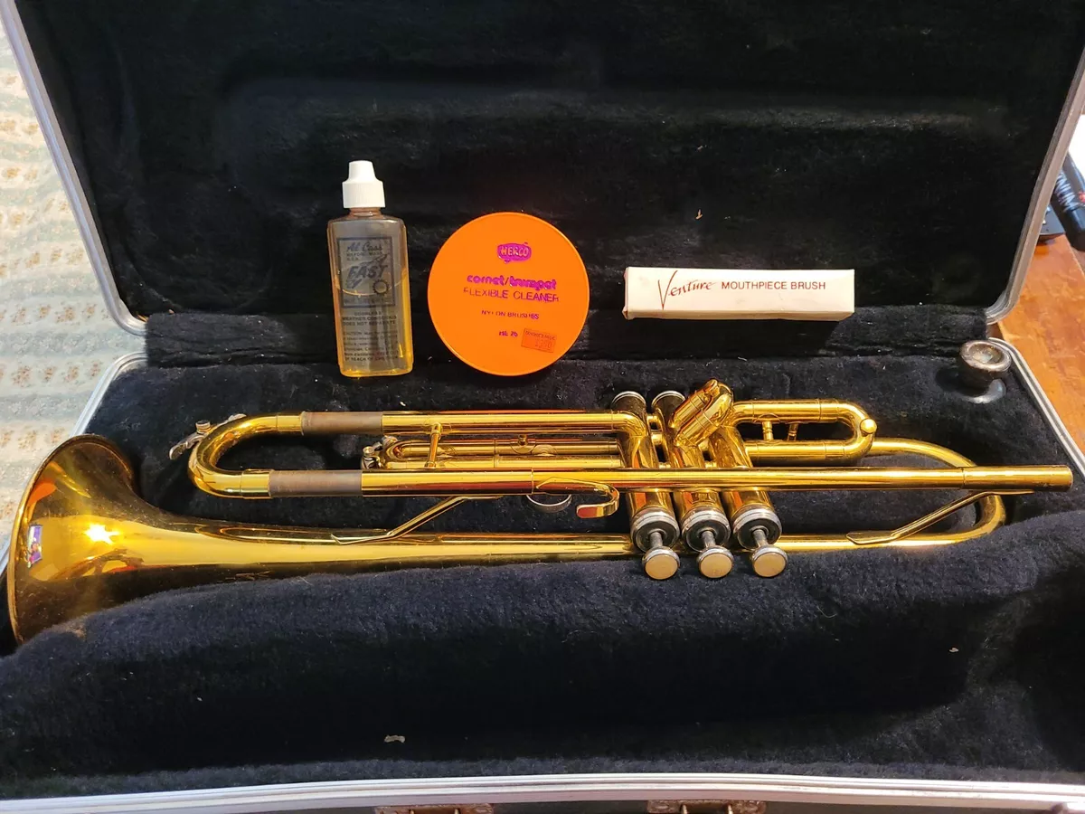 King Tempo 600 Trumpet USA with case mouthpiece Good Condition
