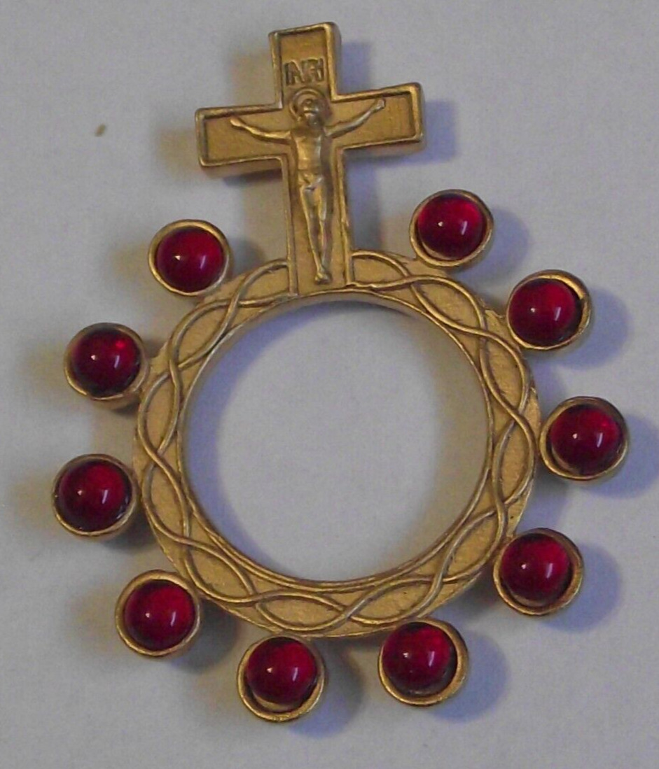 Vtg Avon red stone religious rosary ring pocket medal crucifix crown of thorns