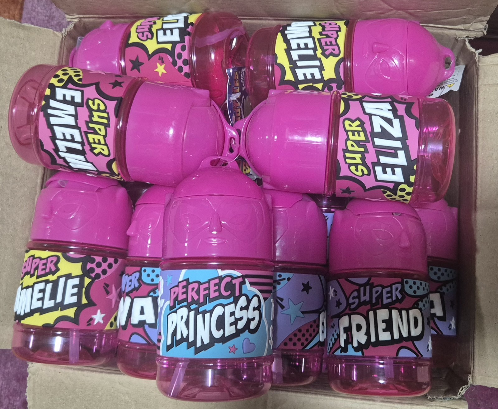 Súper botellas con nombres personalizados