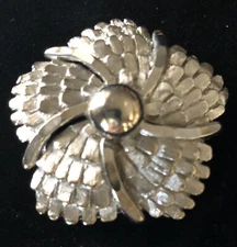 Vintage Lieba USA Silver Tone Layered Flower Scarf Clip/Brooch