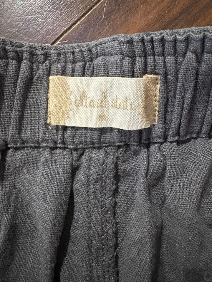 Lote de 4 pantalones cortos informales Altar’d State mezcla de lino para mujer medianos Foto 4 de 4