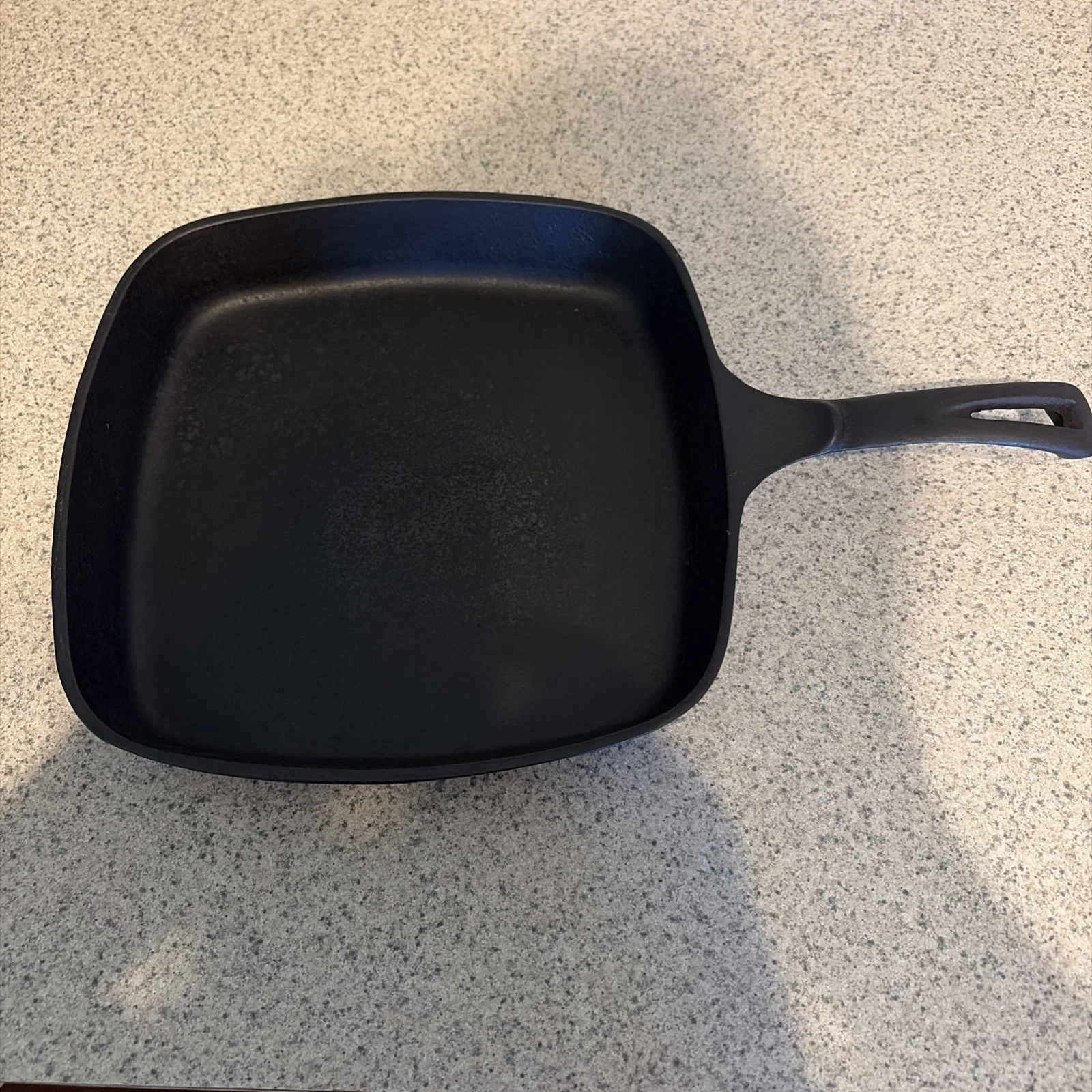 Wagner Ware Sidney O-Cast Iron Square Skillet #1218E